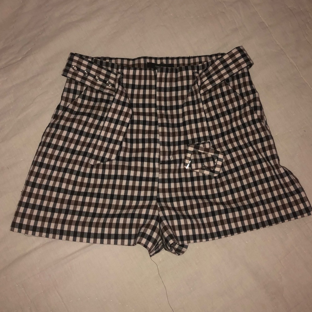 Forever 21 belt buckle flow shorts - Picture 1 of 3